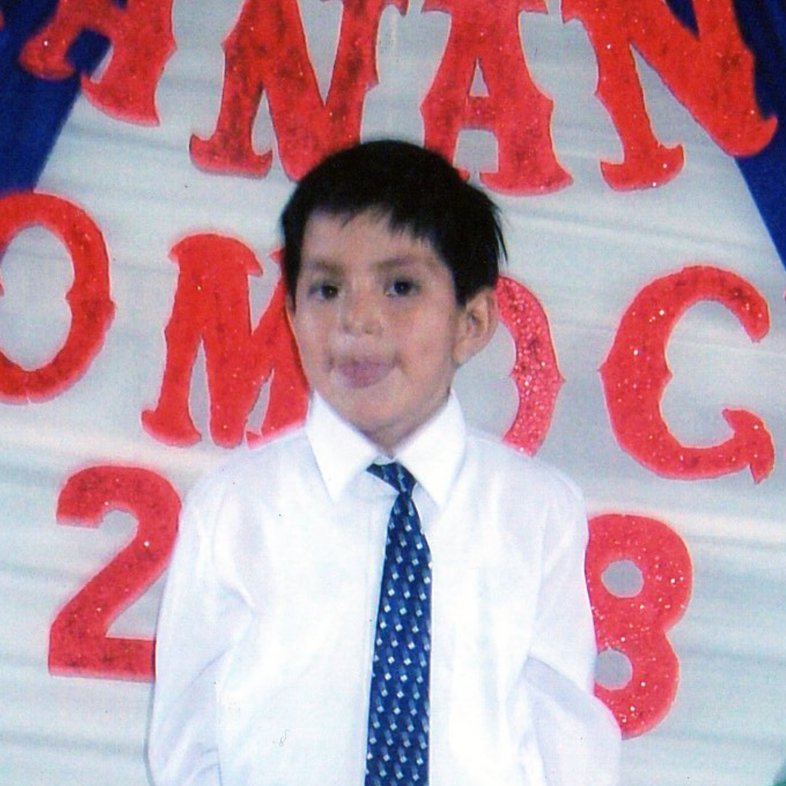 Portada del sencillo "Huesos Pequeños" de Ozcar Horna (2025)