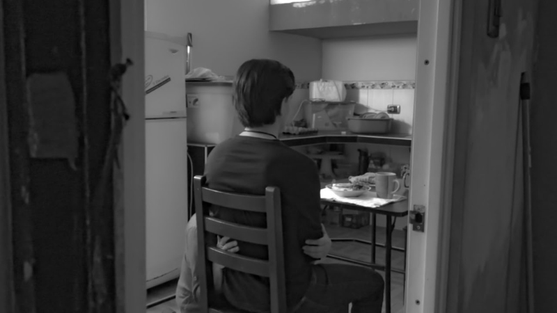 Miniatura del video "Huesos Pequeños" de Ozcar Horna